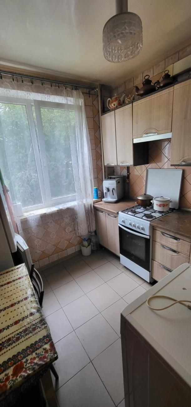 Квартира, 3-кімн., Харьков, 520м/р, Гвардейцев Широнинцев