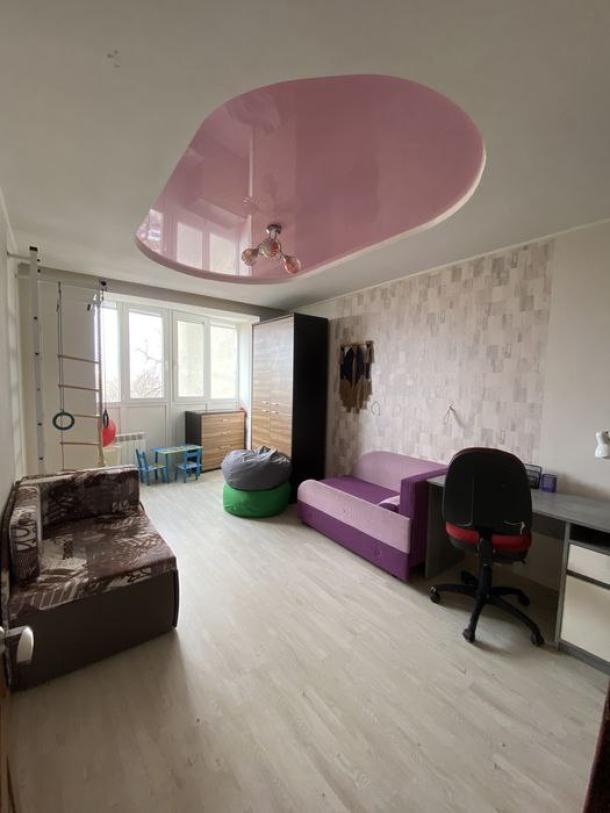 Квартира, 3-кімн., Харьков, 605м/р, Тракторостроителей просп.