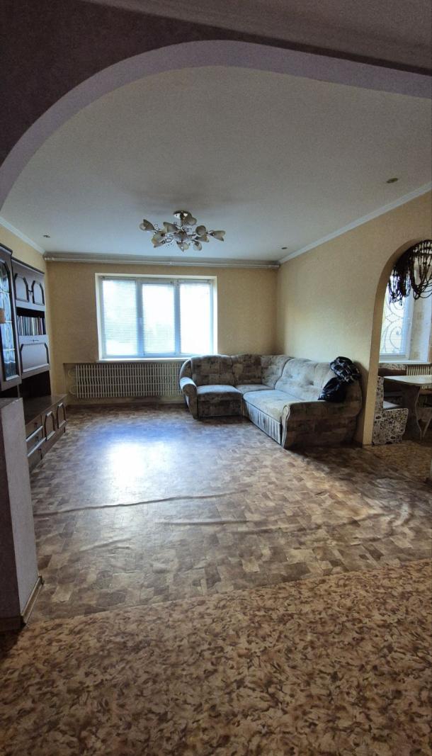 Квартира, 4-кімн., Харьков, 626м/р, Единства (Краснодарская)