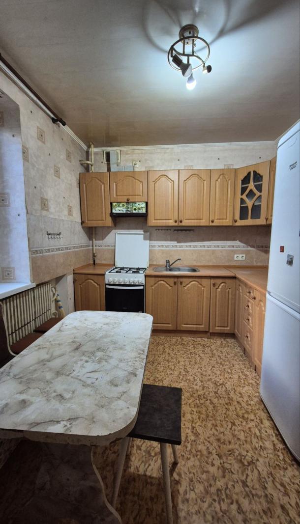 Квартира, 4-кімн., Харьков, 626м/р, Единства (Краснодарская)