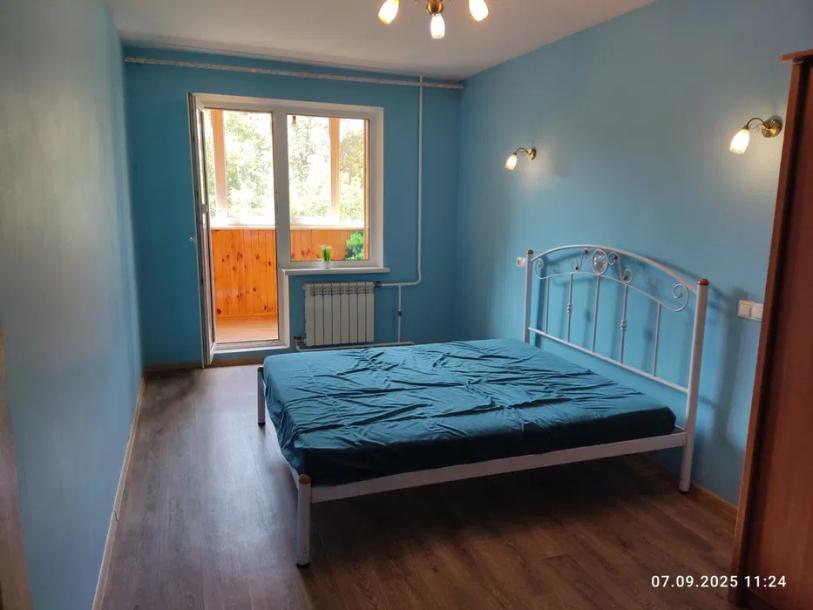 Квартира, 3-кімн., Харьков, 522м/р, Академика Павлова