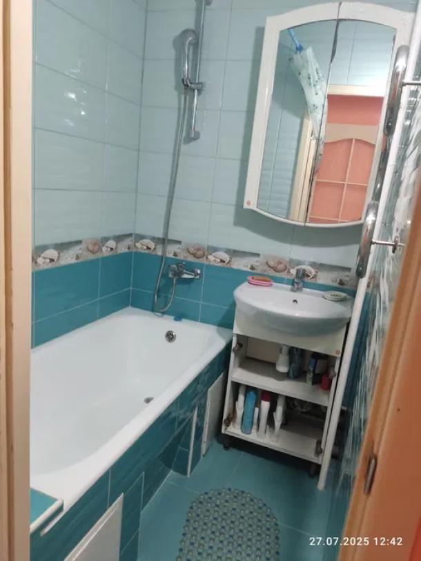 Квартира, 3-кімн., Харьков, 522м/р, Академика Павлова