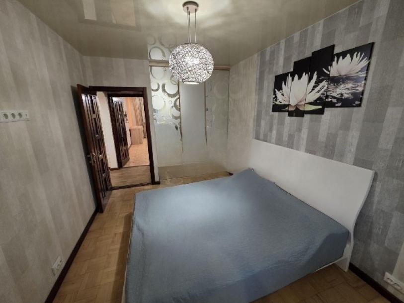 Квартира, 3-кімн., Харьков, 624м/р, Амосова