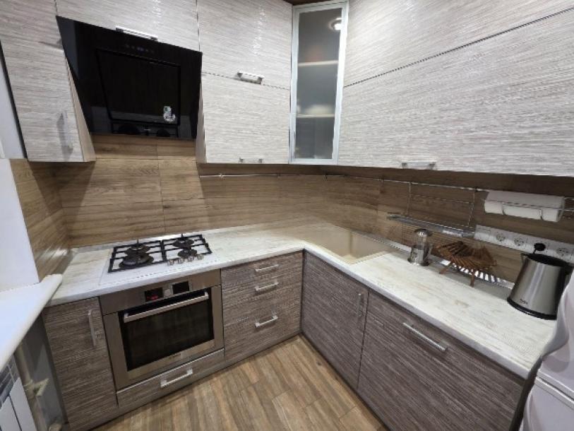 Квартира, 3-кімн., Харьков, 624м/р, Амосова