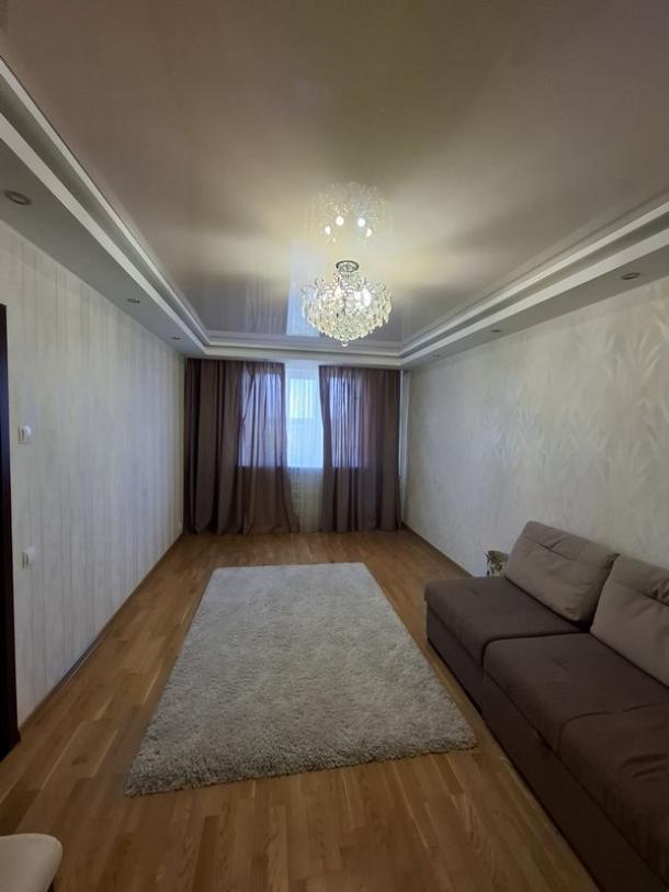 Квартира, 3-кімн., Солоницевка, Харьковский район, Богдана Хмельницкого