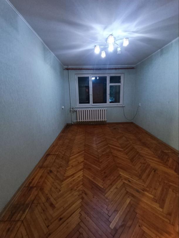 Квартира, 2-кімн., Харьков, 606м/р, Тракторостроителей просп.