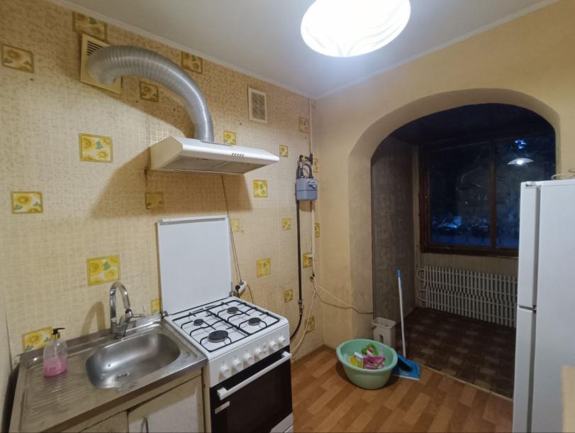 Квартира, 2-кімн., Харьков, 606м/р, Тракторостроителей просп.