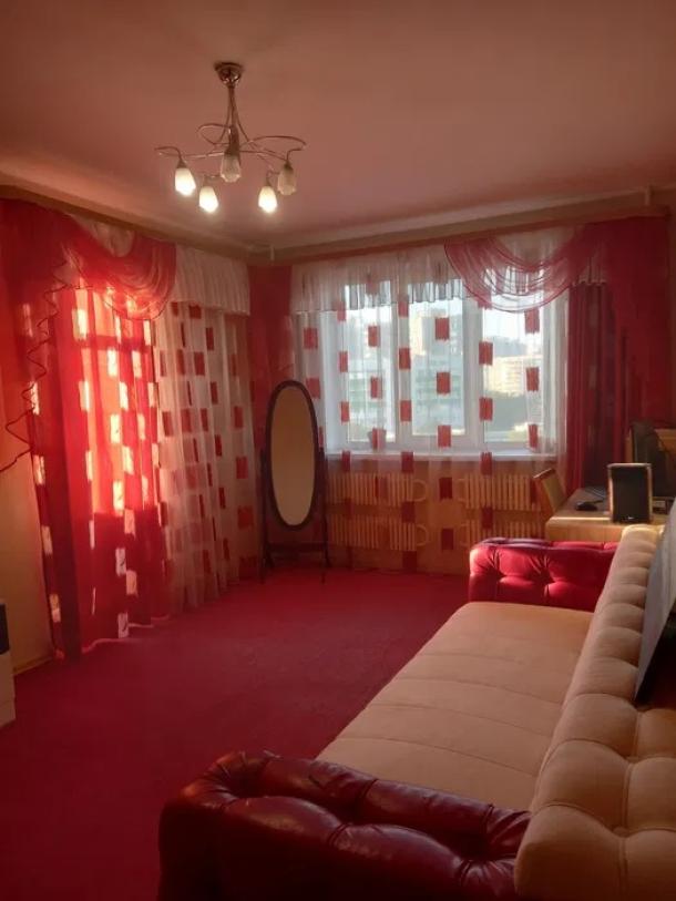Квартира, 2-кімн., Харьков, ХТЗ, Александровский пр.