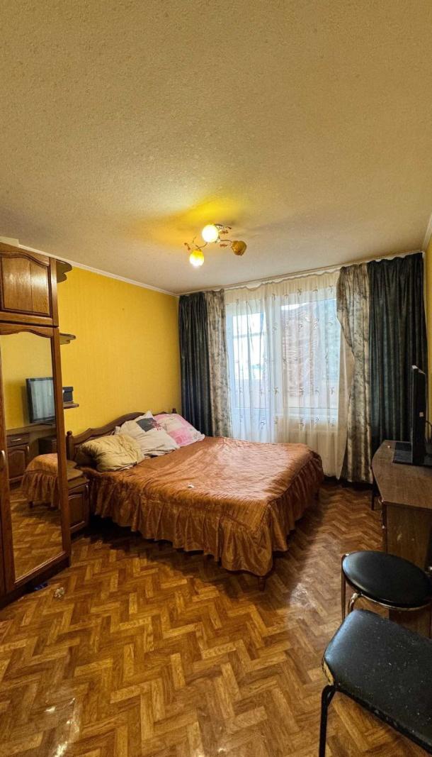 Квартира, 3-кімн., Чугуев, Чугуевский район, Музейная (Розы Люксембург)