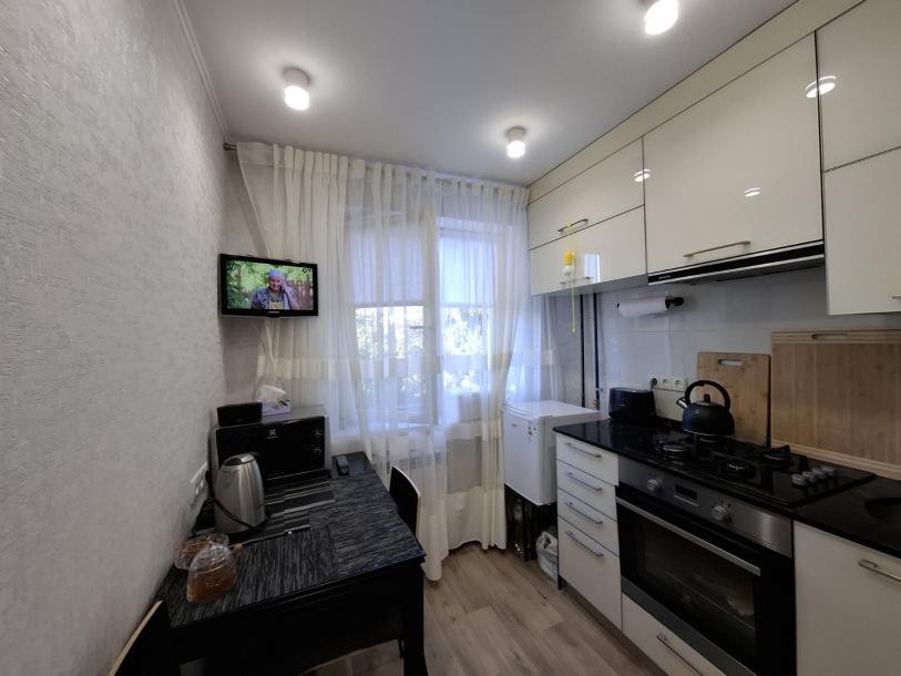 Квартира, 2-кімн., Харьков, 603м/р, Тракторостроителей просп.