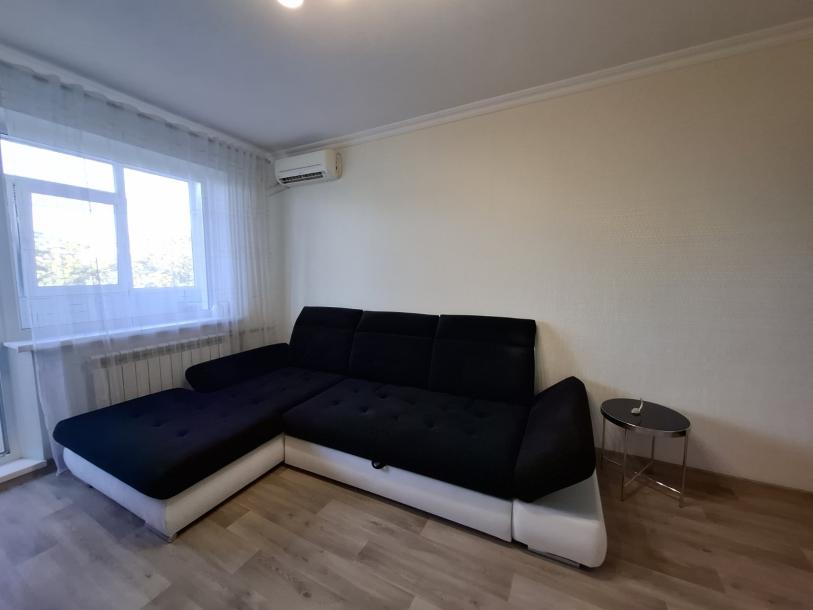 Квартира, 2-кімн., Харьков, 603м/р, Тракторостроителей просп.