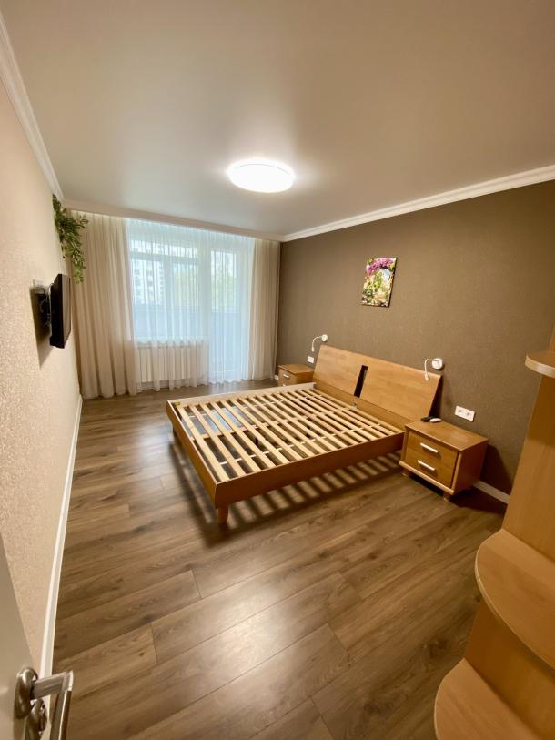 Квартира, 3-кімн., Харьков, 606м/р, Валентиновская