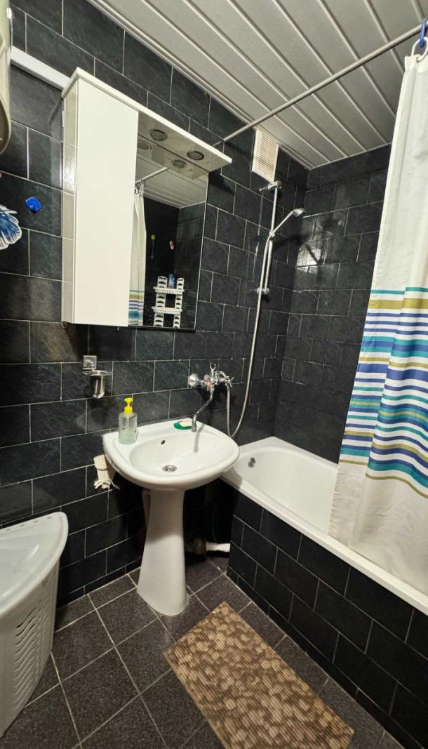 Квартира, 3-кімн., Чугуев, Чугуевский район, Харьковская