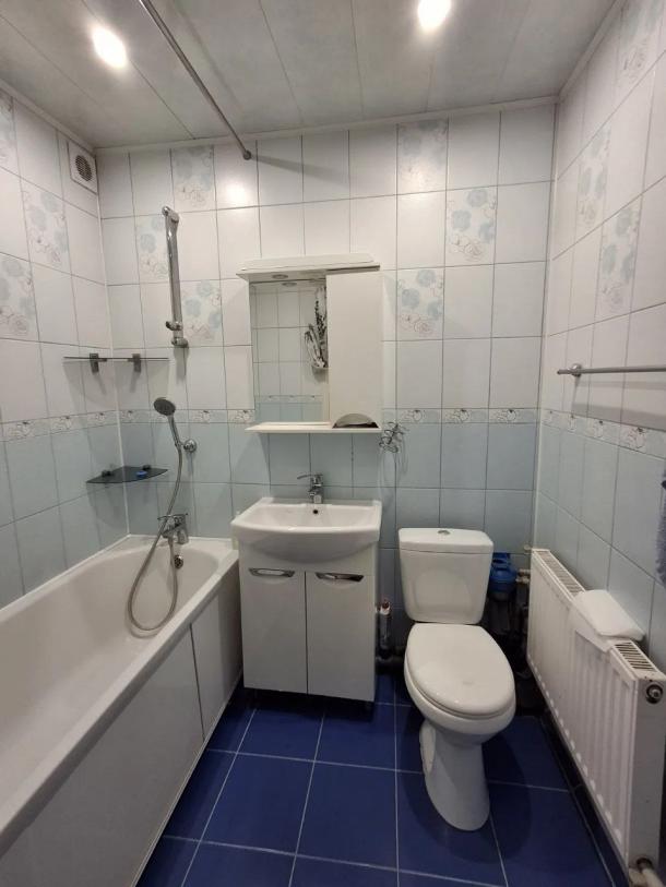 Квартира, 2-кімн., Чугуев, Чугуевский район