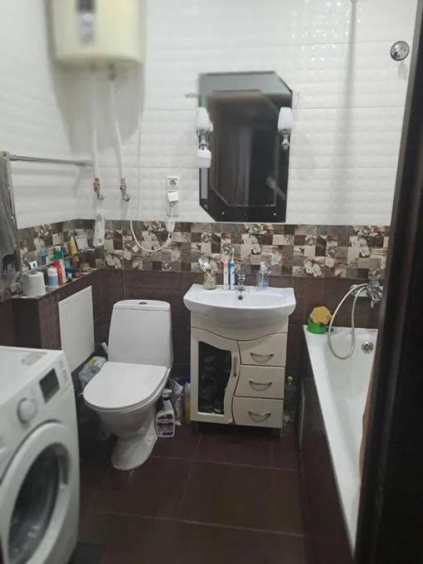 Квартира, 1-кімн., Харьков, Рогань жилмассив, Зубарева