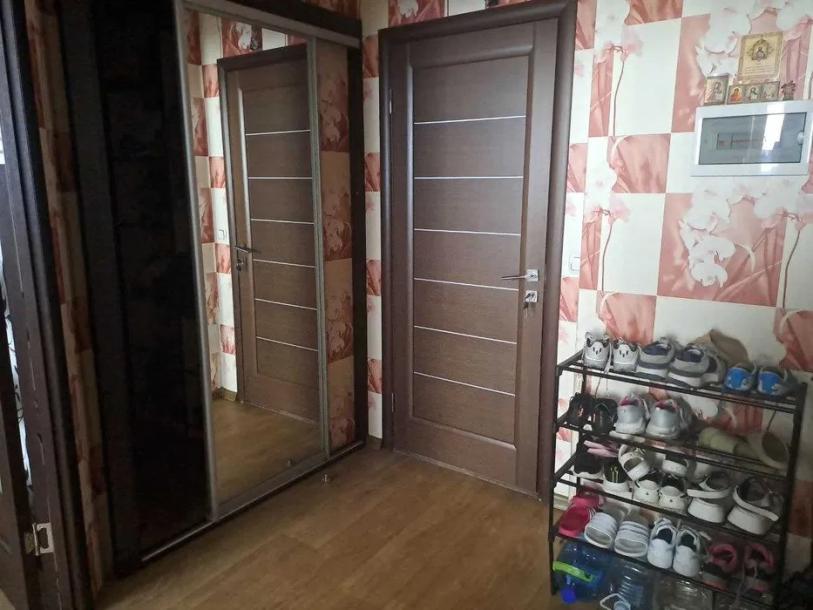 Квартира, 1-кімн., Харьков, Рогань жилмассив, Зубарева
