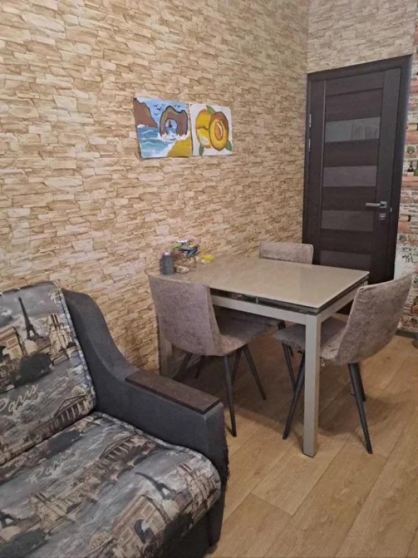 Квартира, 1-кімн., Харьков, Рогань жилмассив, Зубарева