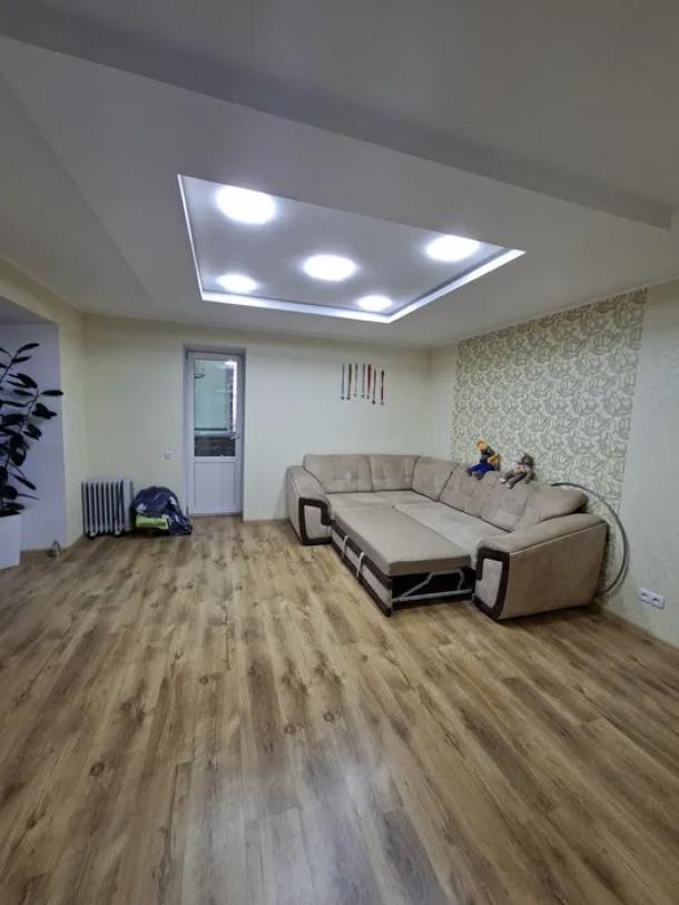 Квартира, 2-кімн., Харьков, Завод Шевченко, Академика Богомольца