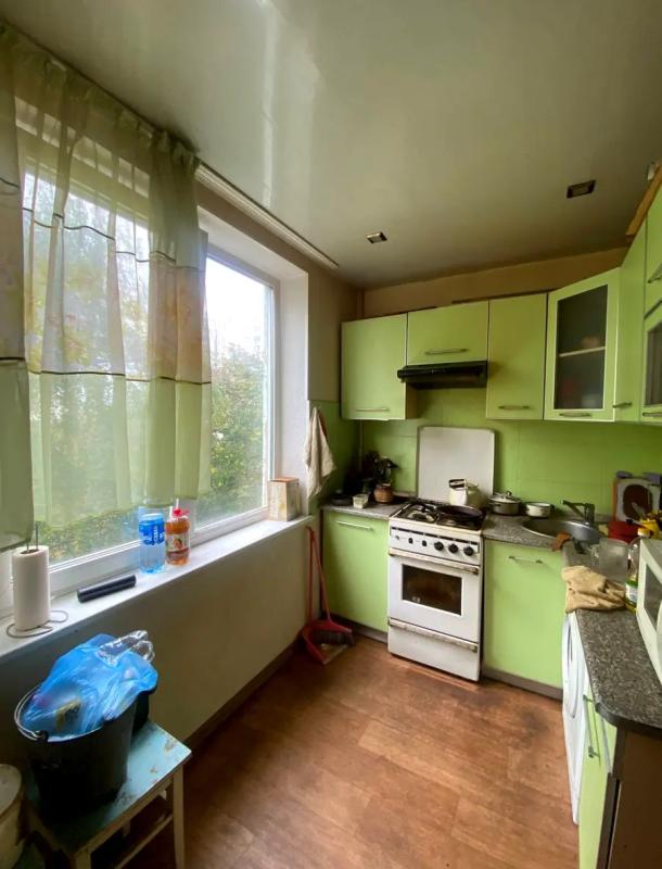 Квартира, 3-кімн., Харьков, 607м/р, Непокоренных (Героев Труда)