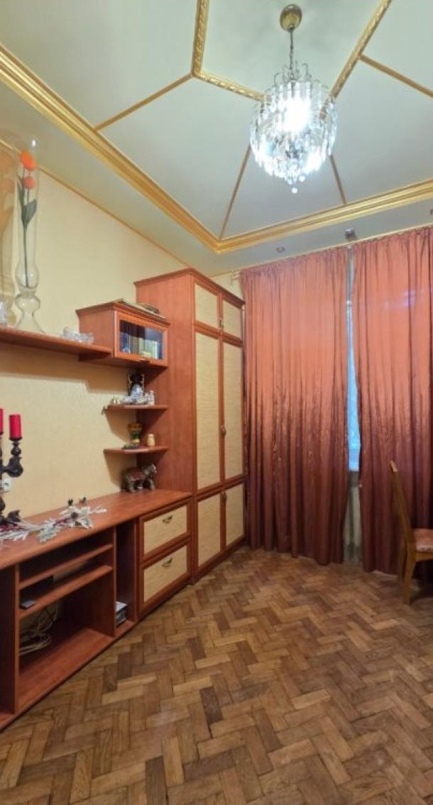 Квартира, 3-кімн., Харьков, Госпром, Культуры (Калинина, Свердлова, Советская Советский 3 пер.)