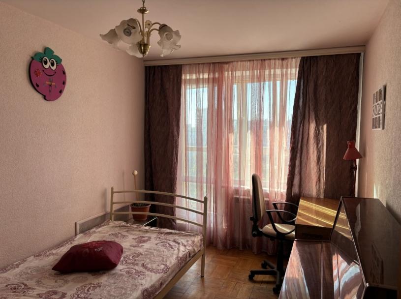 Квартира, 3-кімн., Харьков, Спортивная метро, Дмитрия Коцюбайло (Державинская)