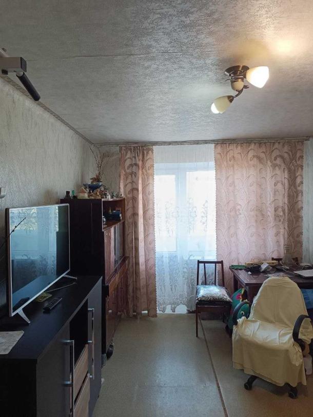 Квартира, 3-кімн., Чугуев, Чугуевский район