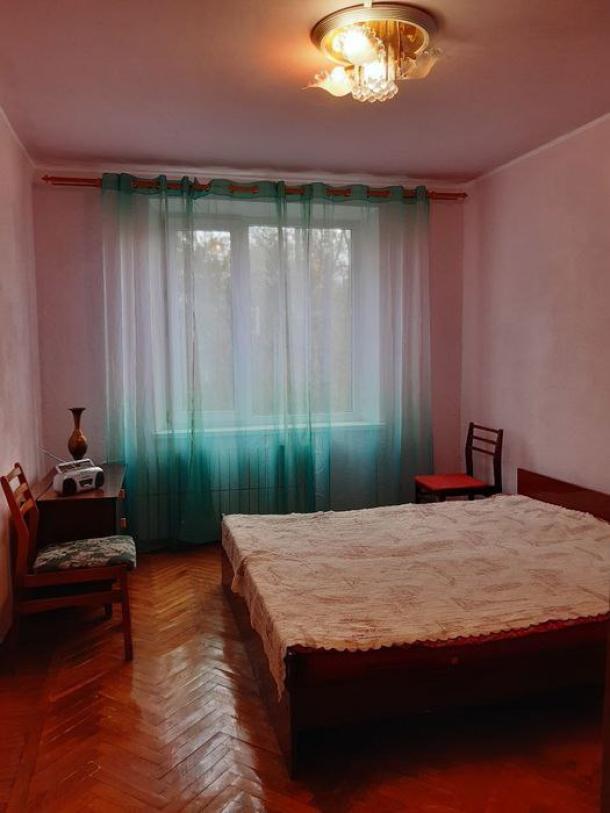Квартира, 3-кімн., Харьков, 605м/р, Гвардейцев Широнинцев