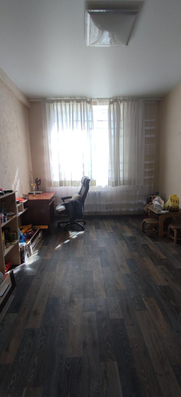 Квартира, 3-кімн., Чугуев, Чугуевский район, Авиатор мкр