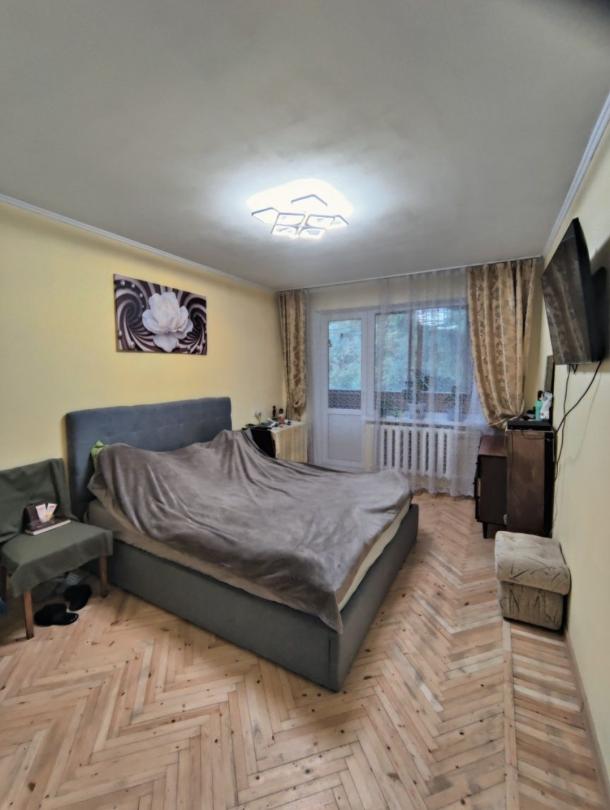 Квартира, 2-кімн., Харьков, 524м/р, Непокоренных (Героев Труда)