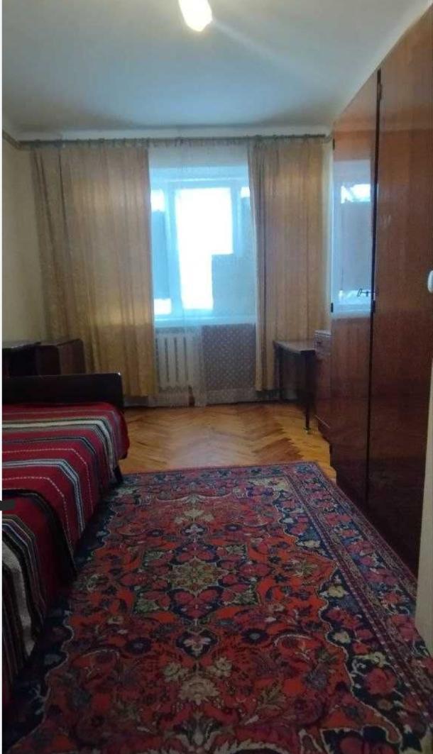Квартира, 3-кімн., Харьков, 8 хлебзавод, Ферганская