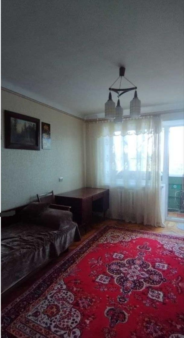 Квартира, 3-кімн., Харьков, 8 хлебзавод, Ферганская