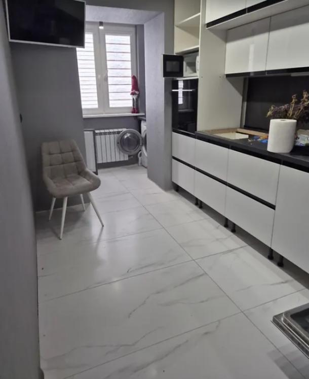 Квартира, 3-кімн., Харьков, Жуковского поселок, Жуковского проспект