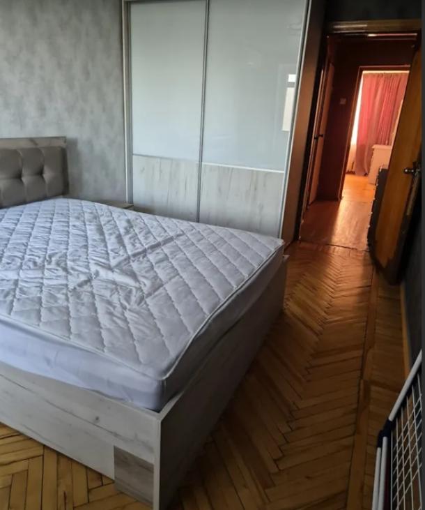 Квартира, 3-кімн., Харьков, Жуковского поселок, Жуковского проспект