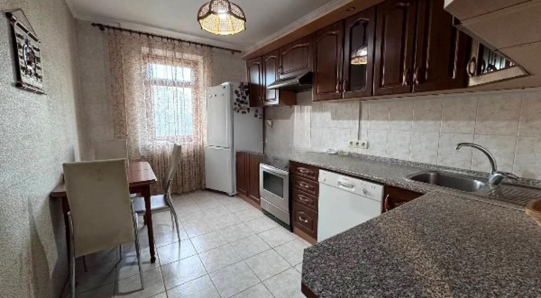 Квартира, 3-кімн., Харьков, 531м/р, Гвардейцев Широнинцев