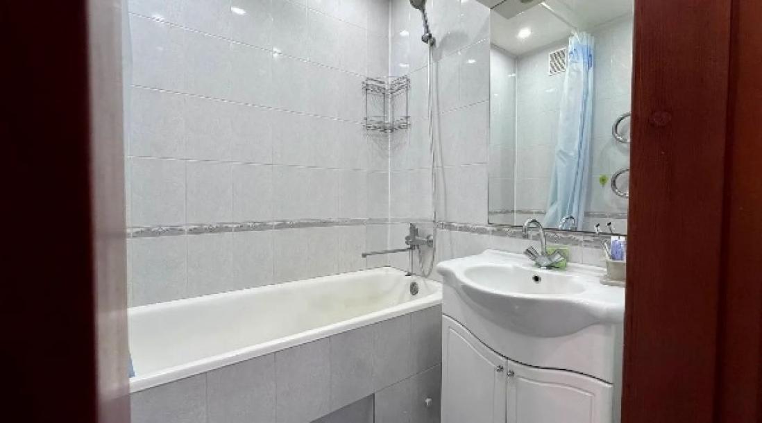 Квартира, 3-кімн., Харьков, 531м/р, Гвардейцев Широнинцев