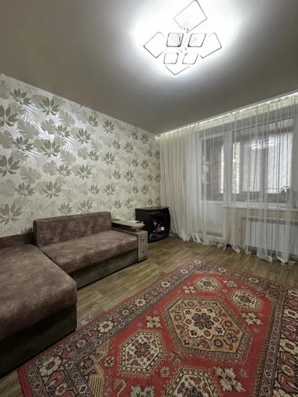 Квартира, 3-кімн., Харьков, Восточный, Михаила Комарова (Тархова)