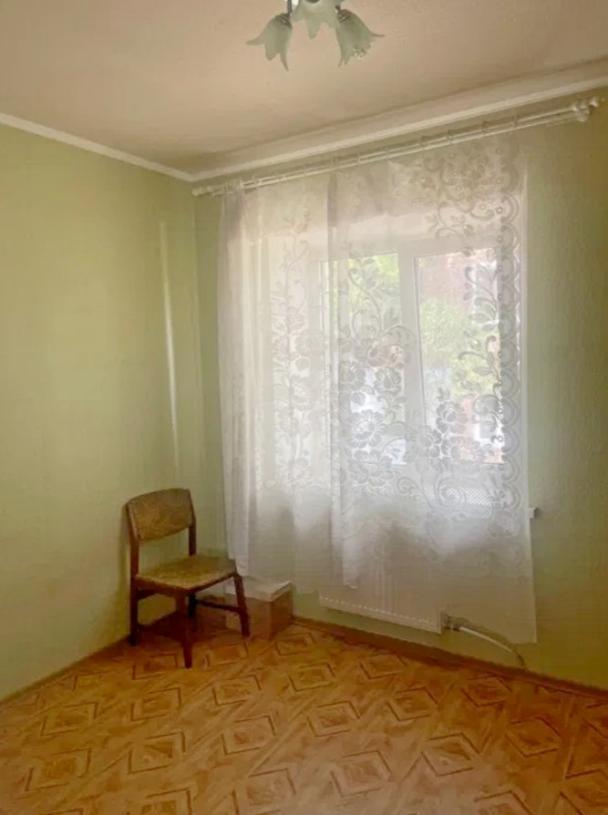 Квартира, 3-кімн., Мерефа, Харьковский район