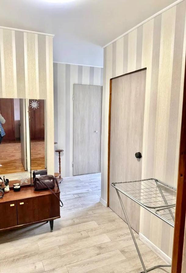 Квартира, 2-кімн., Харьков, 607м/р, Тракторостроителей просп.
