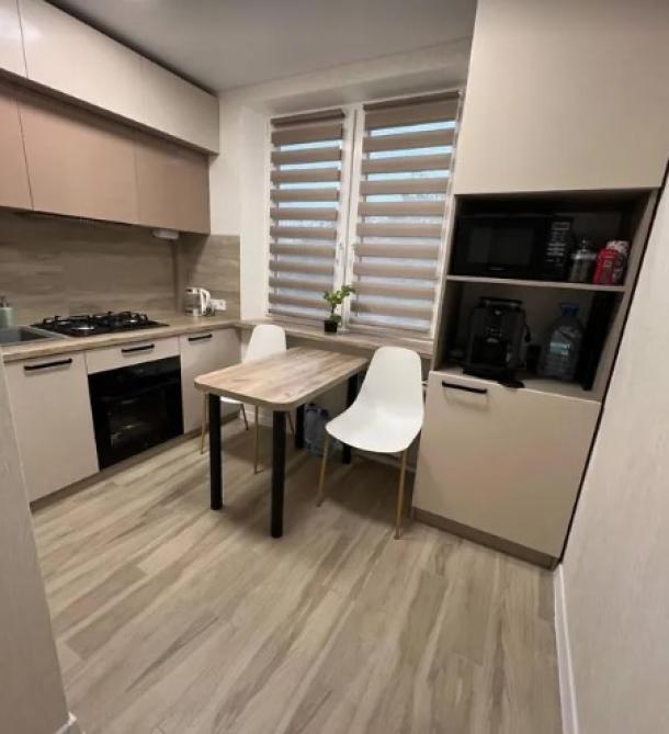 Квартира, 2-кімн., Харьков, 522м/р, Непокоренных (Героев Труда)