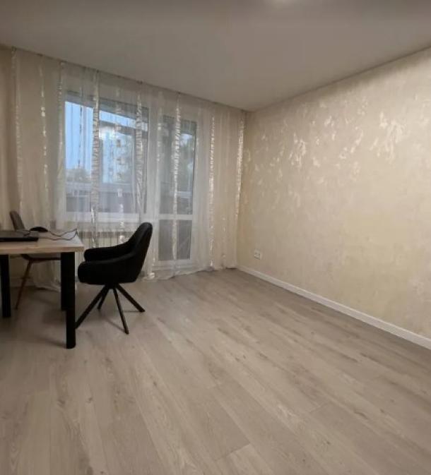 Квартира, 2-кімн., Харьков, 522м/р, Непокоренных (Героев Труда)