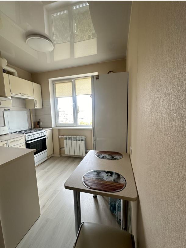 Квартира, 3-кімн., Харьков, 533м/р, Тракторостроителей просп.