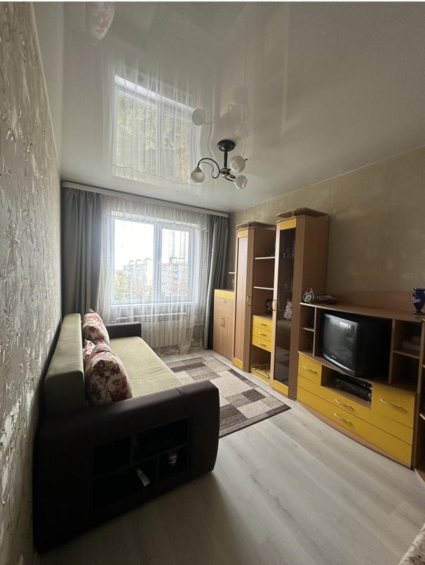 Квартира, 3-кімн., Харьков, 533м/р, Тракторостроителей просп.