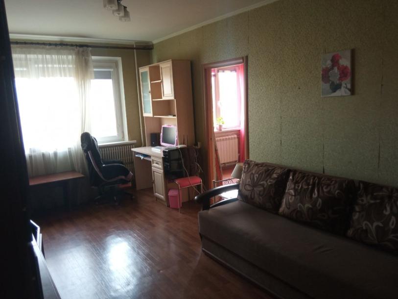 Квартира, 4-кімн., Харьков, 522м/р, Непокоренных (Героев Труда)