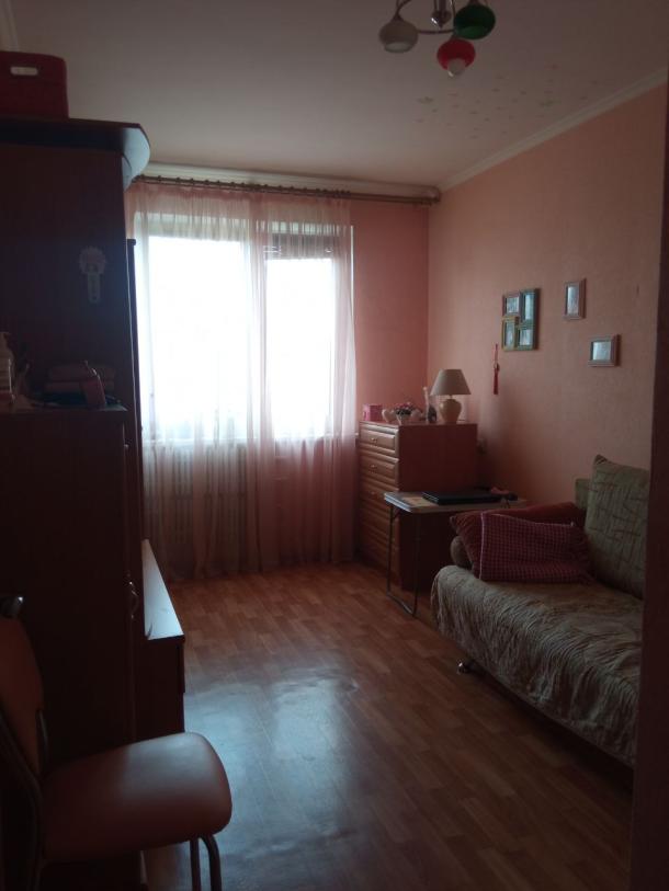 Квартира, 4-кімн., Харьков, 522м/р, Непокоренных (Героев Труда)