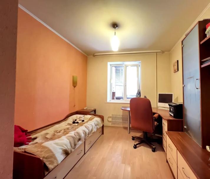 Квартира, 3-кімн., Харьков, 1 Северная Салтовка, Гвардейцев Широнинцев