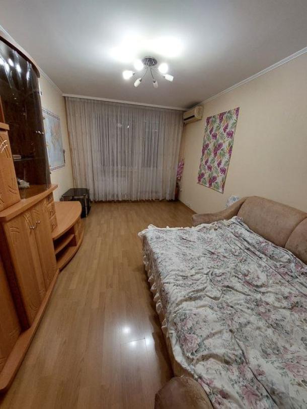 Квартира, 3-кімн., Харьков, Горизонт, Большая Кольцевая