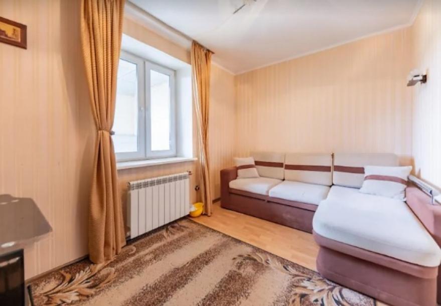 Квартира, 3-кімн., Харьков, Защитников Украины метро, Искринская