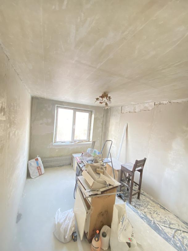 Квартира, 3-кімн., Харьков, Рогань жилмассив, Луи Пастера