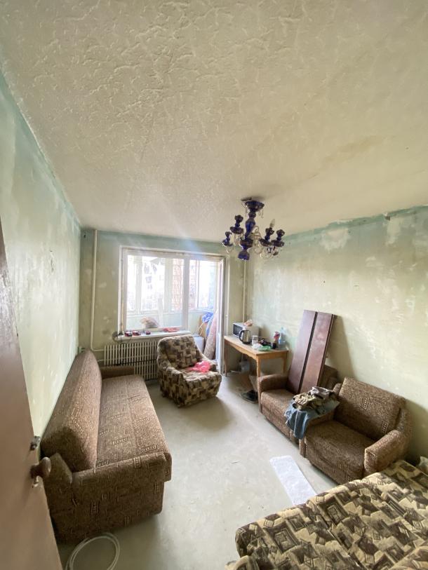 Квартира, 3-кімн., Харьков, Рогань жилмассив, Луи Пастера