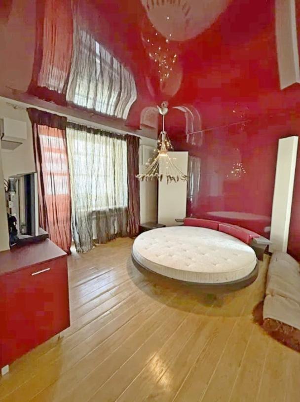 Квартира, 3-кімн., Харьков, Спортивная метро, Молочная (Кирова)